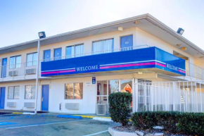 Motel 6-Murfreesboro, TN